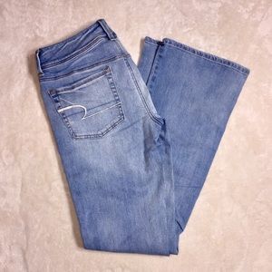 📙Light Wash Kickboot Jeans📙